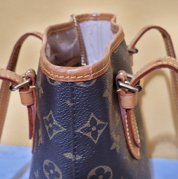 LV Bucket 23 - Picture 7 of 14